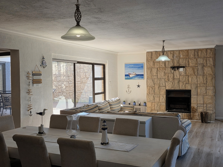 5 Bedroom Property for Sale in Wavecrest Eastern Cape